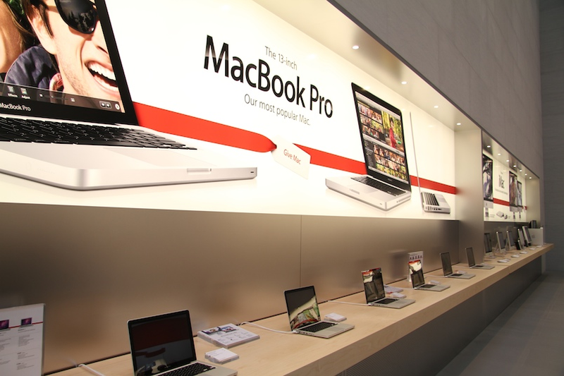 Illustration for article titled Apple Store Gallery